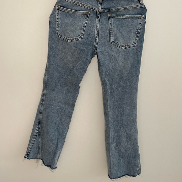 Light wash, low-rise Free People cropped denim - Picture 3 of 3